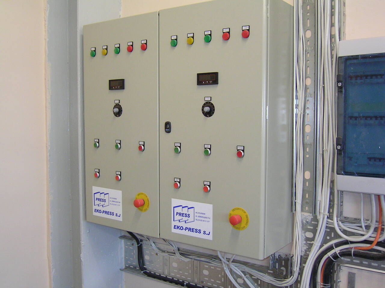 public/media/realizacje/szafy/szfy sterownicze (1)